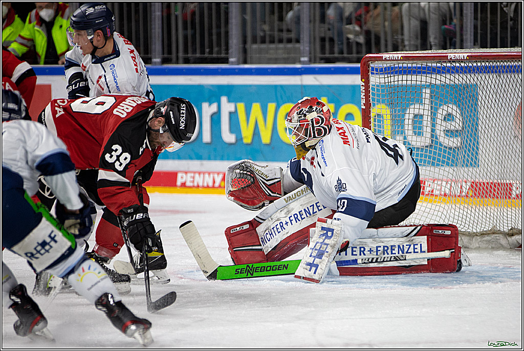 PENNY DEL;  Koelner Haie - Straubing Tigers; Koeln, 11.03.2022
